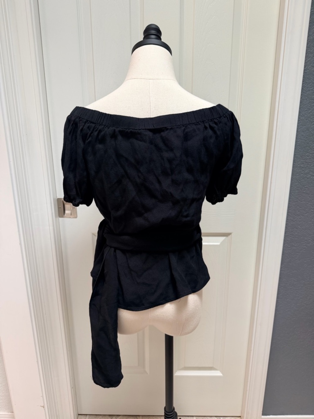 Reformation Wrap Top - Picture 5 of 10